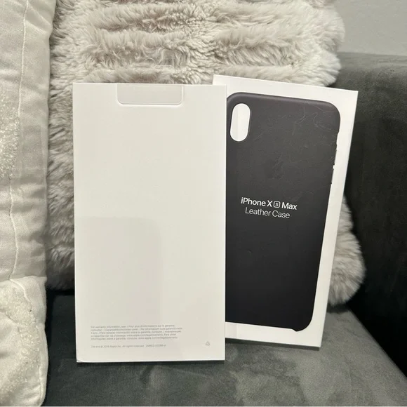 iPhone XS Max Apple Black Leather Case - Picture 7 of 11